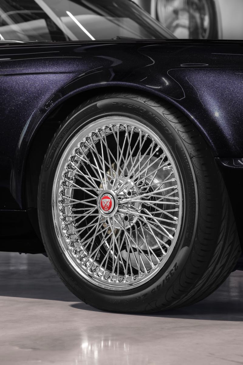 Illustration for article titled This Heavy Metal Jaguar XJ6 Is At The End Of Your Quest For Fire